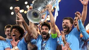 香港明星足球队上海举行慈善赛 “大城小爱”助力乡村教育发展